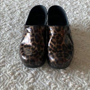 Dansko Women’s Shoes